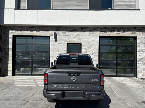 Used 2022 Nissan Frontier SV w/ Technology Package AWD/4WD image 4