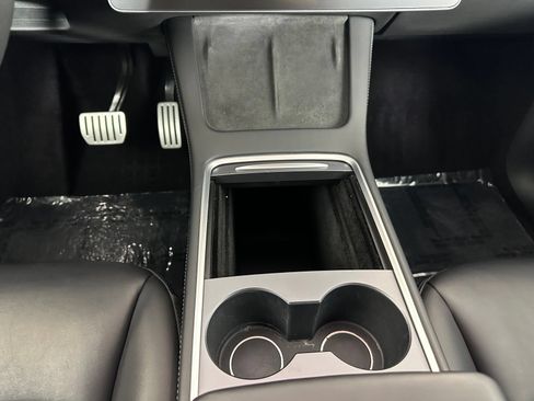 Used 2022 Tesla Model Y Performance AWD/4WD image 17