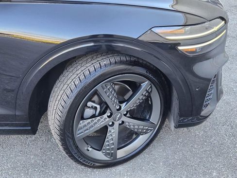 Used 2022 Genesis GV70 2.5T w/ Sport Prestige Package image 6