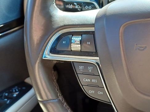 Used 2021 Lincoln Nautilus AWD w/ Equipment Group 101A image 19