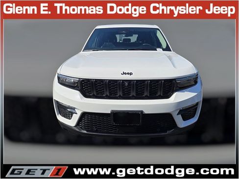 Certified 2023 Jeep Grand Cherokee Limited w/ Luxury Tech Group II AWD/4WD image 2
