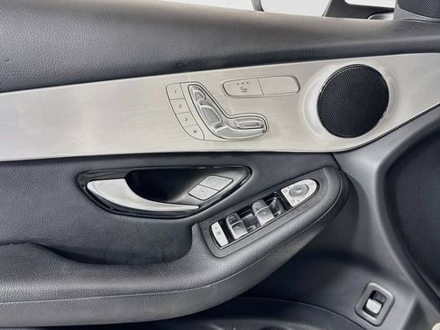 Used 2019 Mercedes-Benz GLC 300 4MATIC image 16