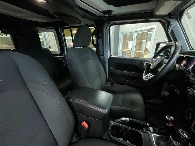 Used 2018 Jeep Wrangler Unlimited Sahara AWD/4WD image 30