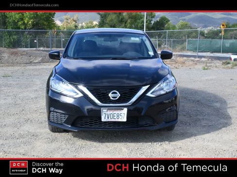 Used 2016 Nissan Sentra SV FWD image 2