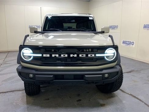 Certified 2025 Ford Bronco Outer Banks w/ Sasquatch Package image 45