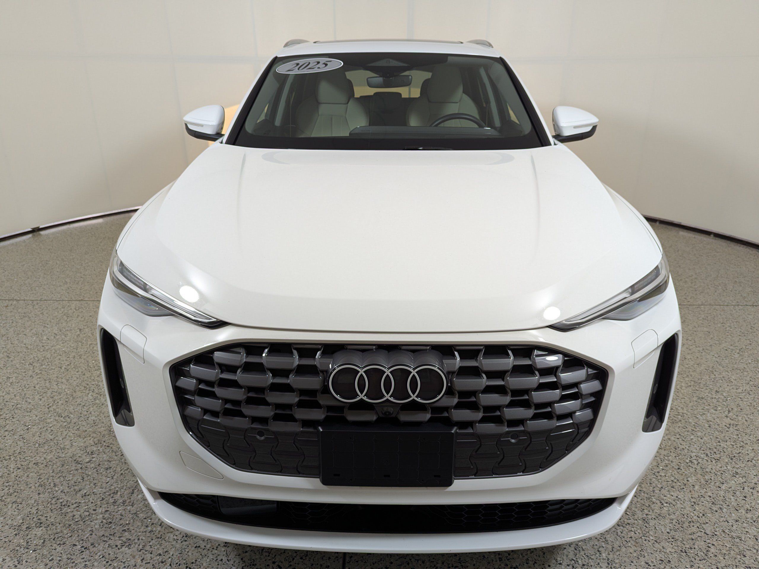 Certified 2025 Audi Q5 Premium w/ Premium Plus AWD/4WD image 9