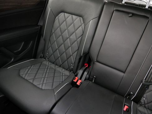 Certified 2024 Volkswagen Atlas SEL Premium R-Line image 12