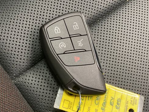 Used 2024 Chevrolet Equinox EV RS image 27