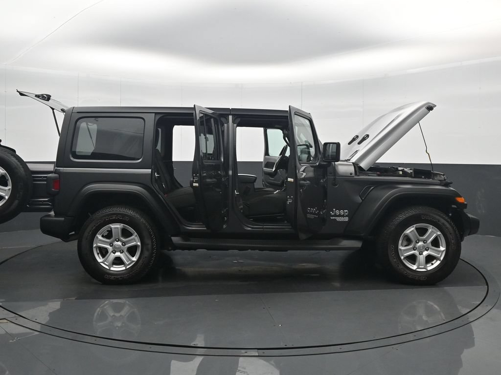 Used 2018 Jeep Wrangler Unlimited Sport AWD/4WD image 36