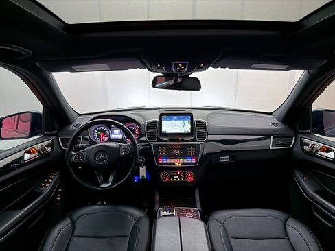 Used 2017 Mercedes-Benz GLS 550 4MATIC w/ Driver Assistance Package image 27