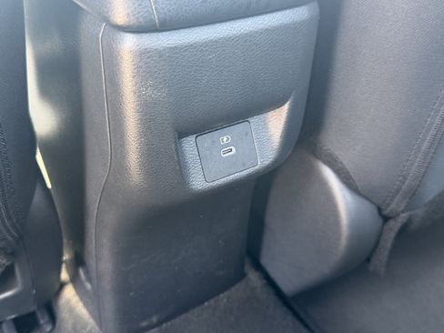 Used 2025 Nissan Versa SV FWD image 23