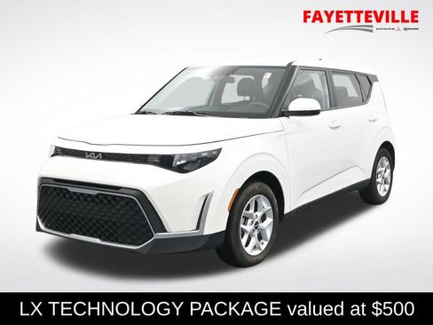 Used 2025 Kia Soul LX w/ LX Technology Package FWD image 1