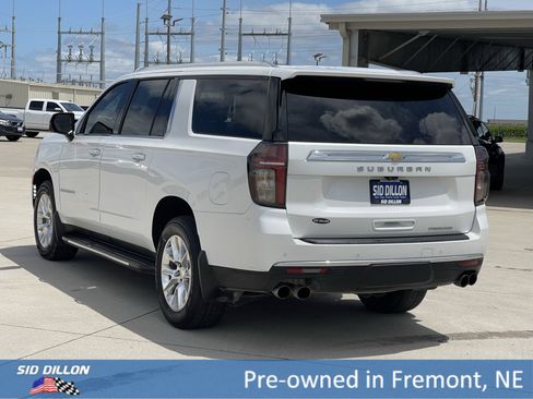 Used 2021 Chevrolet Suburban Premier w/ Premium Package image 22