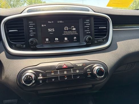 Used 2020 Kia Sorento LX AWD/4WD image 16