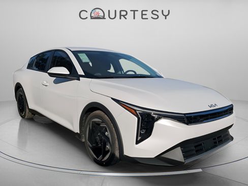New 2025 Kia K4 EX image 4
