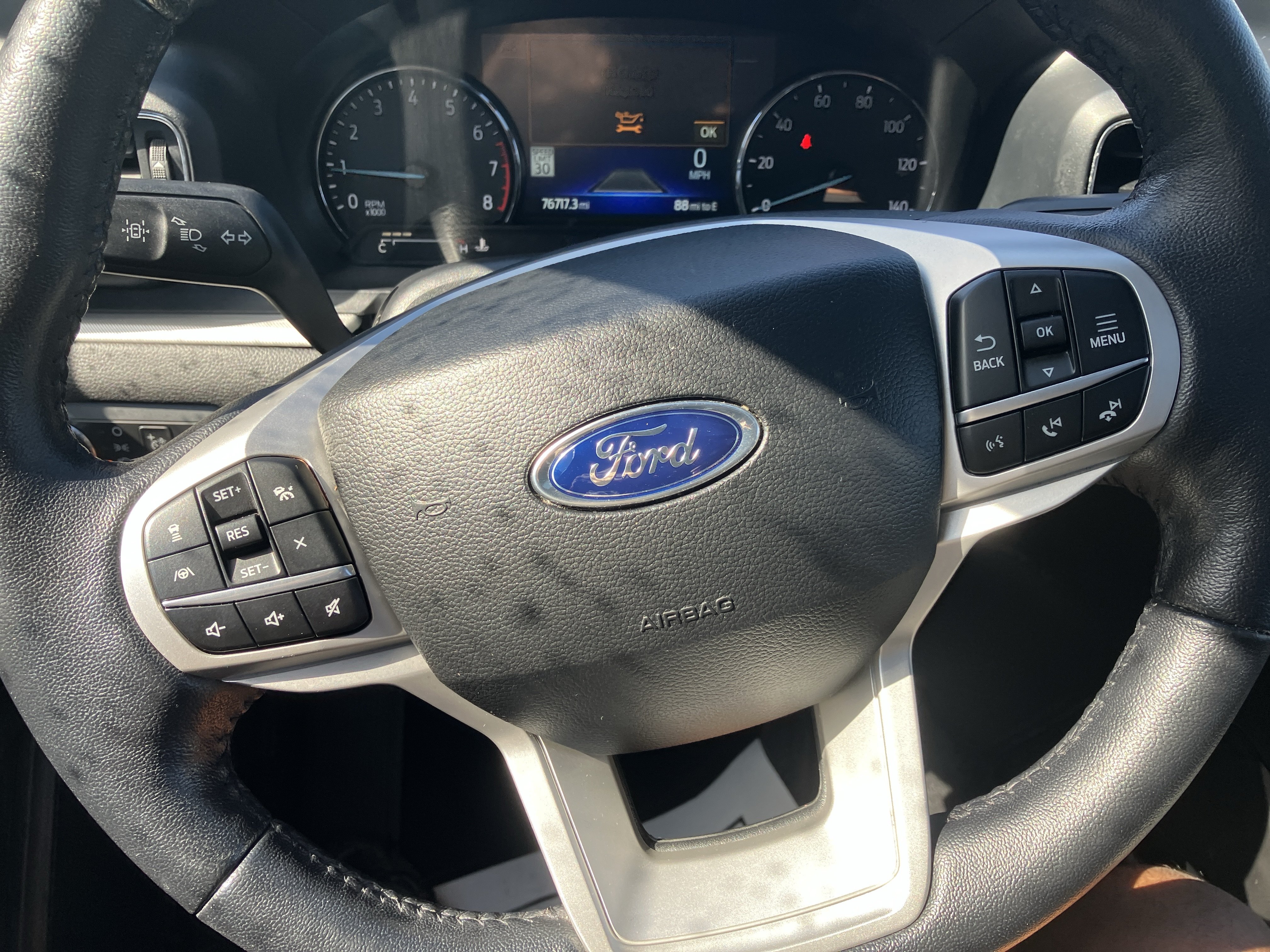 Used 2022 Ford Explorer XLT w/ Equipment Group 202A AWD/4WD image 24