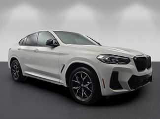 Used 2022 BMW X4 M40i AWD/4WD video 1