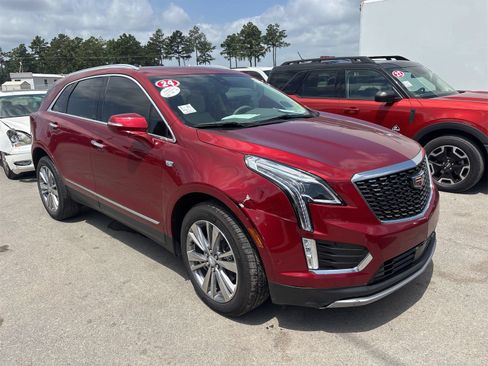 Used 2024 Cadillac XT5 Premium Luxury w/ Technology Package FWD image 7