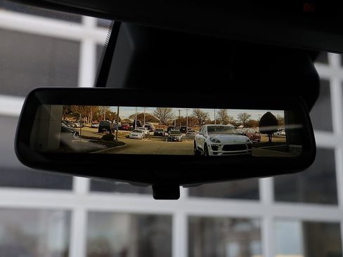 Used 2020 Cadillac Escalade Luxury image 11