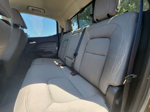 Used 2016 Chevrolet Colorado LT w/ LT Convenience Package RWD image 18