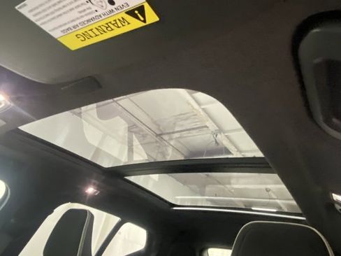 Used 2021 Volvo XC40 T5 R-Design w/ Climate Package image 28