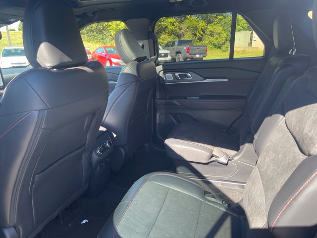 Used 2025 Ford Explorer ST w/ Sun And Sound Package AWD/4WD image 9