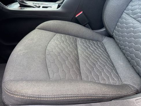 Used 2019 Chevrolet Equinox LT image 31