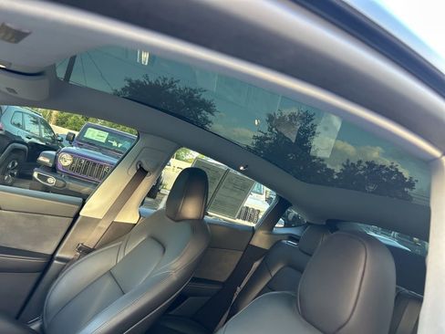 Used 2024 Tesla Model Y Performance image 10