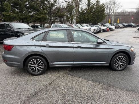 Used 2021 Volkswagen Jetta SE image 6