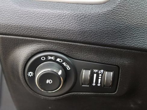 Used 2020 Jeep Compass Latitude AWD/4WD image 15