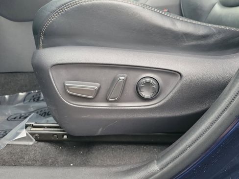 Used 2020 Toyota RAV4 XLE Premium image 17