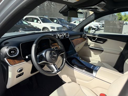Used 2026 Mercedes-Benz GLC 300 4MATIC image 9