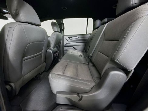 Used 2024 Chevrolet Traverse LS FWD image 18