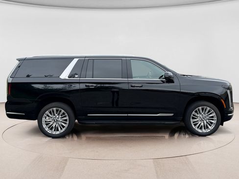 Used 2025 Cadillac Escalade ESV Premium Luxury AWD/4WD image 6