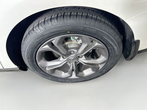 Used 2024 Honda Accord EX image 11