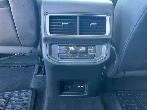 Used 2024 Volkswagen Atlas SE FWD image 29