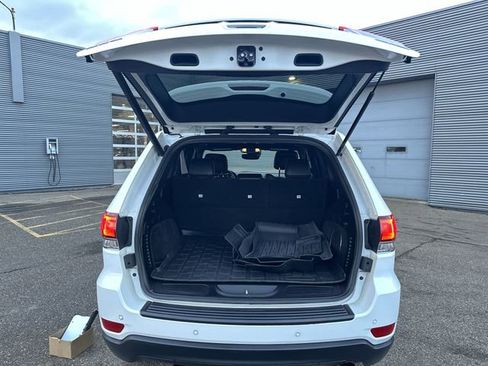 Used 2020 Jeep Grand Cherokee Laredo w/ Quick Order Package 2BN North image 22