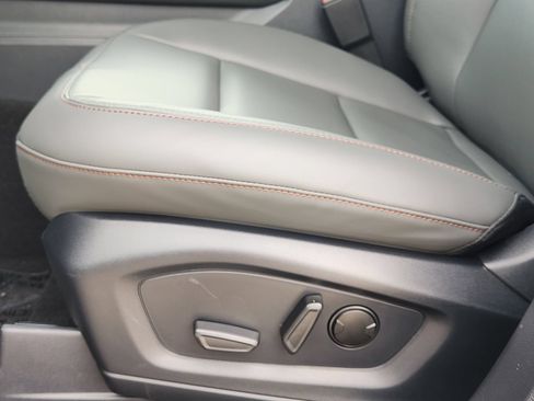 New 2026 Ford Explorer Active w/ Active Comfort Package RWD image 22
