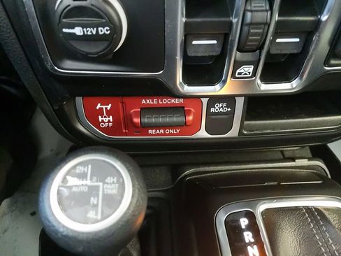 Used 2024 Jeep Wrangler Unlimited AWD/4WD image 25