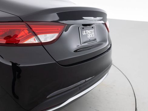 Used 2017 Chrysler 200 Limited Platinum FWD image 16