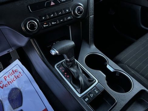 Used 2018 Kia Sportage LX image 38