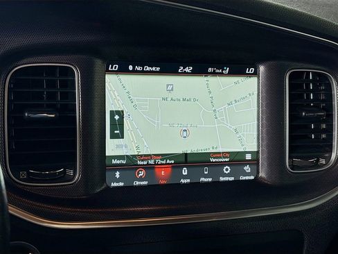 Used 2018 Dodge Charger R/T Scat Pack image 16