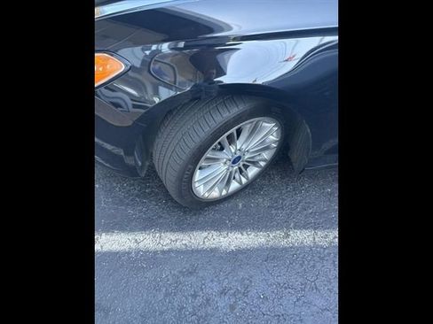 Used 2016 Ford Fusion SE w/ Equipment Group 202A FWD image 21