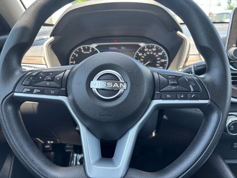 Used 2025 Nissan Altima 2.5 SV FWD image 29