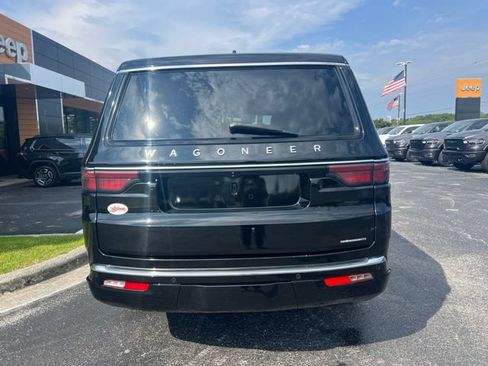 Used 2024 Jeep Wagoneer L Series II w/ Flexible Seating Group AWD/4WD image 23
