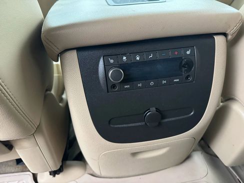 Used 2009 GMC Yukon XL SLT image 21