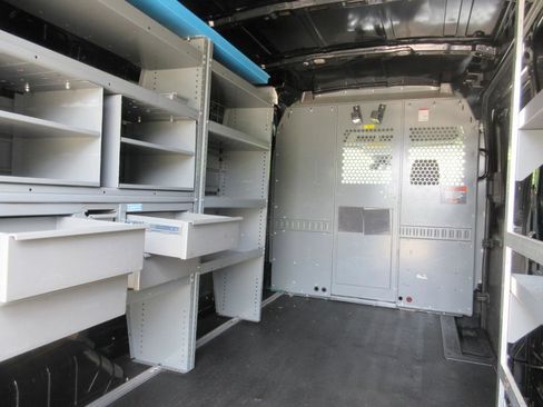 Used 2015 Ford Transit 250 148 Medium Roof RWD image 10