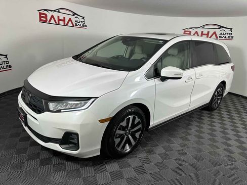 Used 2025 Honda Odyssey EX-L image 3