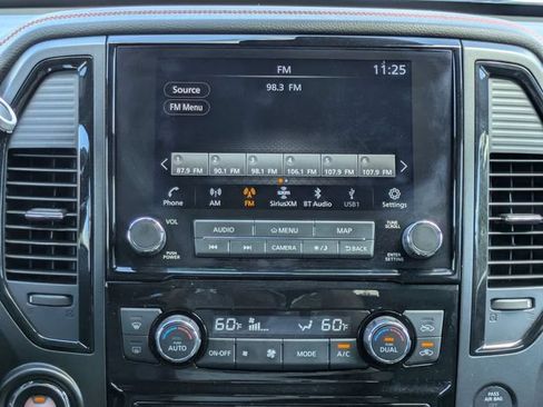 Used 2024 Nissan Titan PRO-4X w/ Pro-4x Convenience Package AWD/4WD image 18