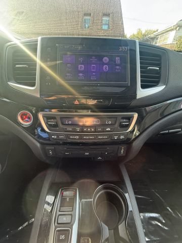 Used 2017 Honda Pilot Touring image 22
